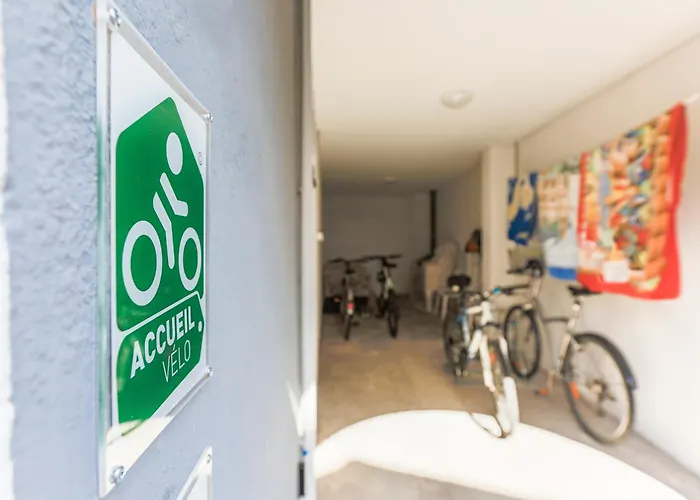 D'hotes Madan'hote ベッド・アンド・ブレックファスト カップブルトン